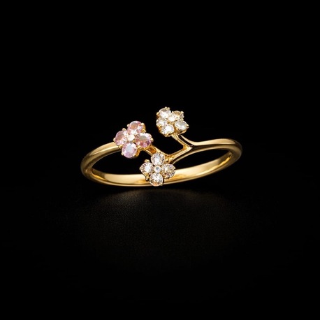 Taşlı Çiçek Motifli Zarif Yüzük