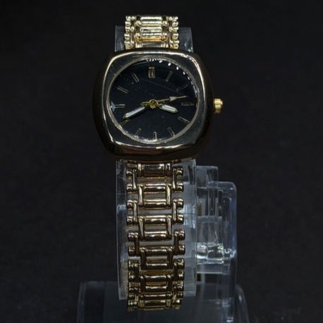 Altın Renk Kasa Siyah Kadran Kare Tasarım Kadın Kol Saati