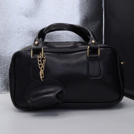 • Zincir Detaylı Küçük El Çantası – Siyah