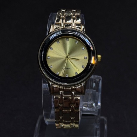 Minimal Kadranlı Altın Renk Kadın Saati