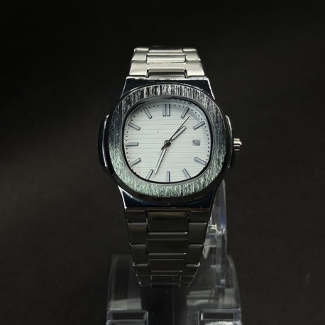 Paslanmaz Çelik Kordonlu Klasik Erkek Kol Saati