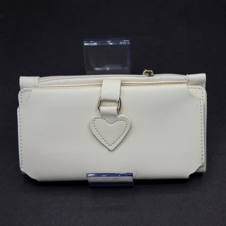 Kalp Detaylı Fermuarlı Uzun Kadın Cüzdan – Beyaz