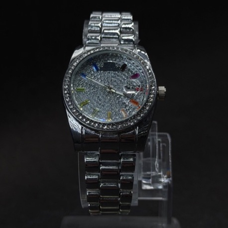 Renkli İndeks Detaylı Taşlı Analog Saat