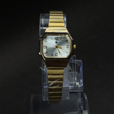 Zarif Kare Tasarımlı Altın Ton Kadın Kol Saati