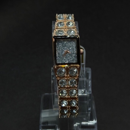 Rose Gold Kristal Taşlı Şık Tasarım Saat