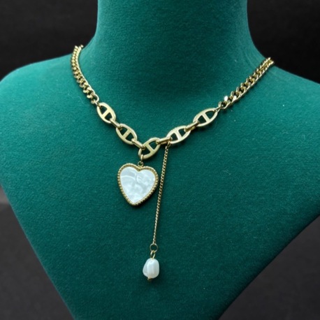 Gold Kalp Uçlu Şık Kolye