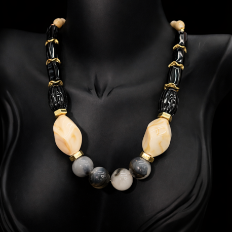 Mermer Desenli Boncuklu Şık Kolye