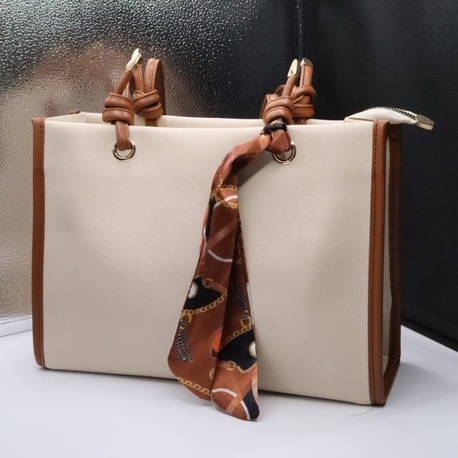 Zarif Fular Detaylı Krem Renk Kadın Çanta