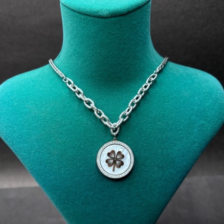 Parlak Taş Çerçeveli Yonca Kolye