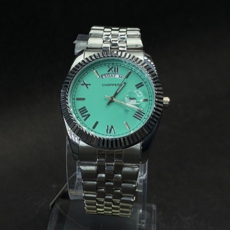 Klasik Tasarımlı Yeşil Zeminli Analog Kol Saati