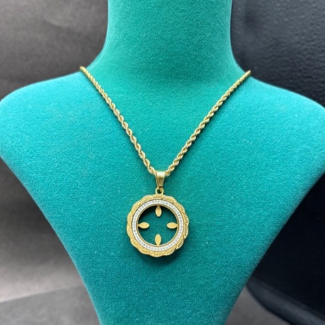 Gold Çerçeveli Minimal Desen Kolye Zarif Çizgi Motifli Gold Kolye