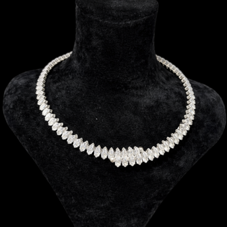 Silver Işıltılı Taşlı Kolye