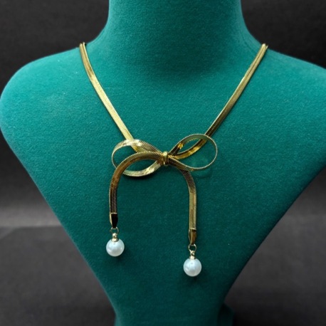 Modern Fiyonk Detaylı Kolye